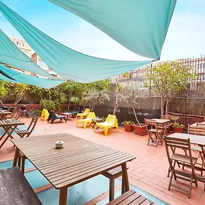 Guest house Ella Gran Via, Barcelona
